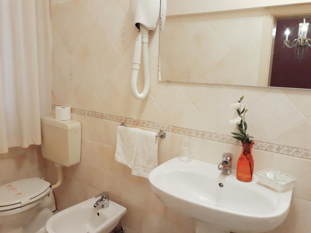 Hotel Helvetia Milano Marittima Extérieur photo